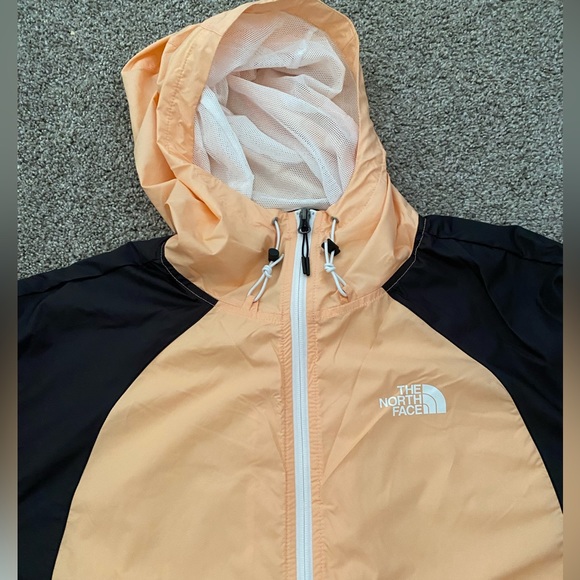 The North Face Hydrenaline 2000 jacket (L) in Apricot/Black - Picture 4 of 8